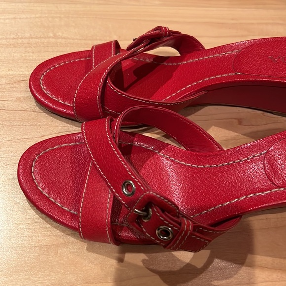 Prada open summer , European size is 39.1/2. Red color, very good condition - Picture 4 of 4